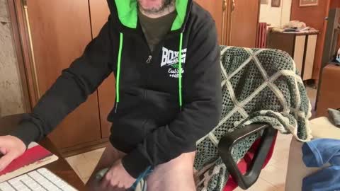 Snapshot of kissofbanned1983 chatting on 2, 2, 2026 kissofbanned1983 online show from 2, 2, 2026