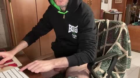 Snapshot of kissofbanned1983 chatting on 8, 2, 2026 kissofbanned1983 online show from 8, 2, 2026