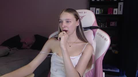 Snapshot of kitsuneyx chatting on 9, 7, 2026 kitsuneyX online show from 9, 7, 2026