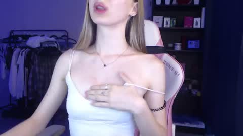 Snapshot of kitsuneyx chatting on 17, 7, 2026 kitsuneyX online show from 17, 7, 2026