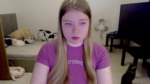Jennyblonde and Emmabrunette online show from 6, 11, 2025
