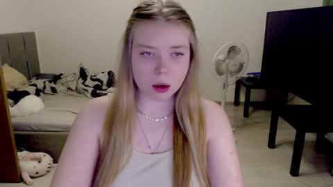 Jennyblonde and Emmabrunette online show from 19, 11, 2025