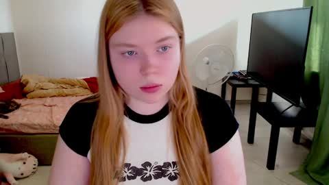 Jennyblonde and Emmabrunette online show from 29, 3, 2026