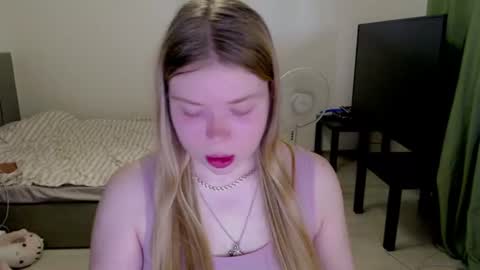 Jennyblonde and Emmabrunette online show from 15, 7, 2026