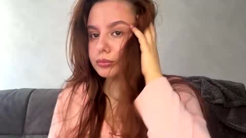 Ellaiza online show from 5, 4, 2026