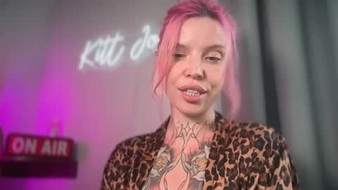 Snapshot of kittjones33 chatting on 9, 7, 2026 kittjones33 online show from 9, 7, 2026