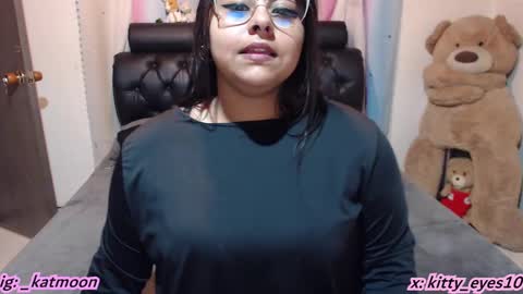 Snapshot of kitty_eyes chatting on 10, 12, 2024 kitty online show from 10, 12, 2024