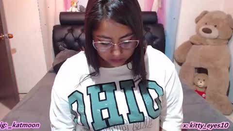 Snapshot of kitty_eyes chatting on 25, 2, 2025 kitty online show from 25, 2, 2025