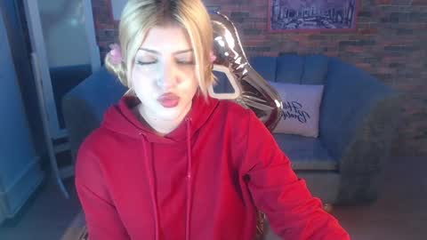 Snapshot of kitty_fox_b chatting on 19, 12, 2024 kitty_fox_b online show from 19, 12, 2024