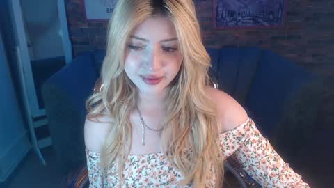 Snapshot of kitty_fox_b chatting on 23, 12, 2024 kitty_fox_b online show from 23, 12, 2024
