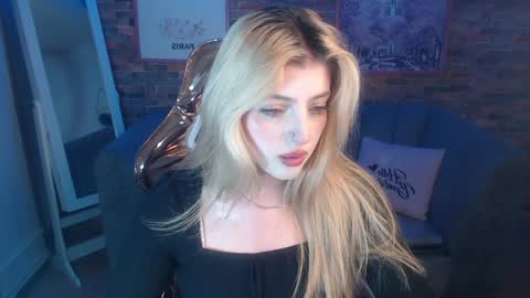 Snapshot of kitty_fox_b chatting on 8, 1, 2025 kitty_fox_b online show from 8, 1, 2025