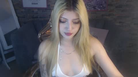 Snapshot of kitty_fox_b chatting on 18, 1, 2025 kitty_fox_b online show from 18, 1, 2025