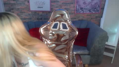 Snapshot of kitty_fox_b chatting on 27, 1, 2025 kitty_fox_b online show from 27, 1, 2025