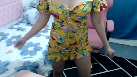 Snapshot of kitty_kity chatting on 8, 4, 2026 Kate online show from 8, 4, 2026