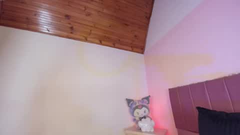 Snapshot of kitty_kryss chatting on 6, 10, 2025 kitty_kryss online show from 6, 10, 2025