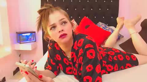 Snapshot of kittybonx chatting on 2, 12, 2024 paola online show from 2, 12, 2024