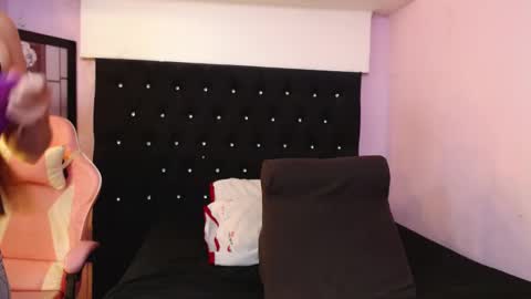 Snapshot of kittybonx chatting on 4, 10, 2025 paola online show from 4, 10, 2025