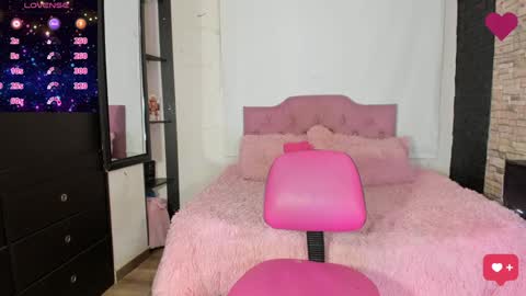 Snapshot of kittyqueen01 chatting on 8, 1, 2025 Tatiana Guerrero online show from 8, 1, 2025