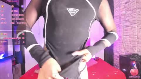 Snapshot of kittyqueen01 chatting on 12, 3, 2025 Tatiana Guerrero online show from 12, 3, 2025