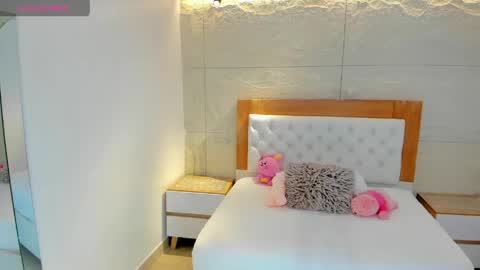  K I T T  Y  online show from 31, 3, 2026