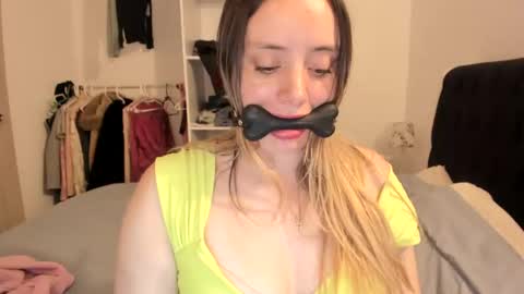 kittywantslove23 online show from 15, 10, 2025