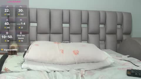 kittywhiteass online show from 10, 10, 2025