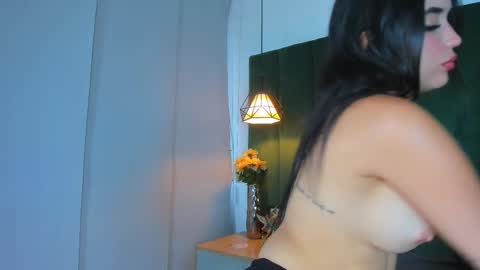 Snapshot of kittyy_milk chatting on 3, 10, 2025 K I T T Y Y  online show from 3, 10, 2025