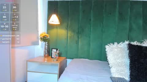 Snapshot of kittyy_milk chatting on 15, 10, 2025 K I T T Y Y  online show from 15, 10, 2025