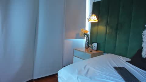 Snapshot of kittyy_milk chatting on 17, 10, 2025 K I T T Y Y  online show from 17, 10, 2025