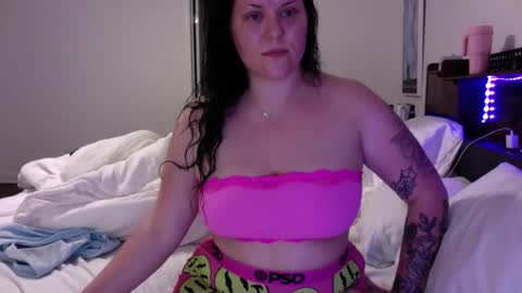 Snapshot of kittyykat4571 chatting on 16, 4, 2026 Kat3 online show from 16, 4, 2026