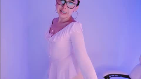 Snapshot of kiwi____ chatting on 27, 7, 2026 Little piece of fruit online show from 27, 7, 2026