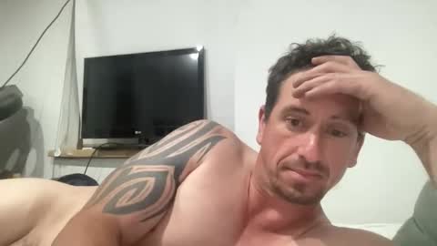 Snapshot of kiwibuzzer chatting on 22, 12, 2025 Champ online show from 22, 12, 2025