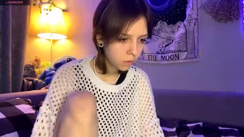 Snapshot of kizziequiroz chatting on 28, 11, 2025 Luna online show from 28, 11, 2025