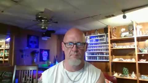 Snapshot of kleeeen chatting on 2, 4, 2026 MrKleeen online show from 2, 4, 2026