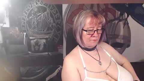 Snapshot of kleiner_teufel chatting on 19, 4, 2026 Michelle online show from 19, 4, 2026