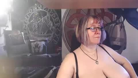 Snapshot of kleiner_teufel chatting on 25, 4, 2026 Michelle online show from 25, 4, 2026