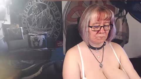 Snapshot of kleiner_teufel chatting on 1, 5, 2026 Michelle online show from 1, 5, 2026