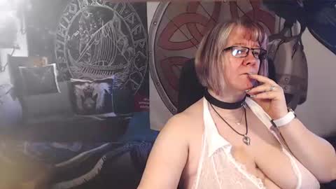 Snapshot of kleiner_teufel chatting on 4, 5, 2026 Michelle online show from 4, 5, 2026