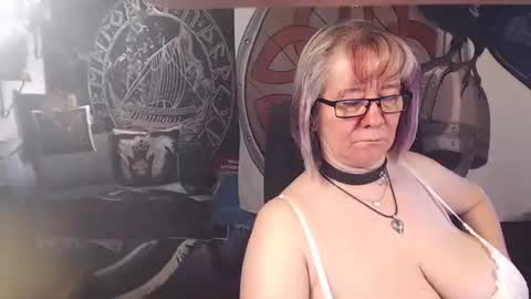 Snapshot of kleiner_teufel chatting on 17, 5, 2026 Michelle online show from 17, 5, 2026