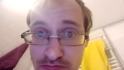 Snapshot of kleinerkevin chatting on 13, 10, 2025 Kevin online show from 13, 10, 2025