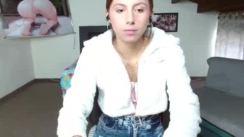 Kloe deker online show from 6, 3, 2025