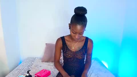 Snapshot of kloee_12 chatting on 4, 8, 2026 K L O E online show from 4, 8, 2026