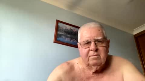 Snapshot of knights2001 chatting on 27, 2, 2025 Aussiedude online show from 27, 2, 2025