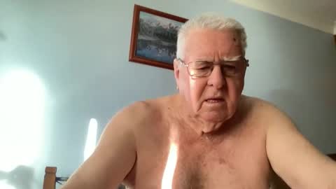 Snapshot of knights2001 chatting on 13, 1, 2026 Aussiedude online show from 13, 1, 2026