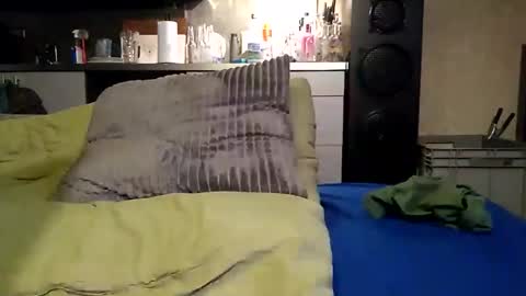 koelie1982 online show from 9, 3, 2025