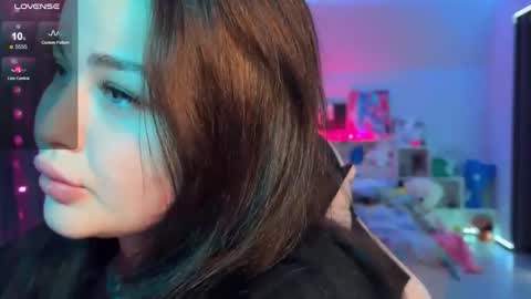 Mia online show from 7, 1, 2026