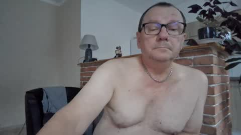 Snapshot of komputer123456789 chatting on 23, 7, 2026 Bogdan online show from 23, 7, 2026