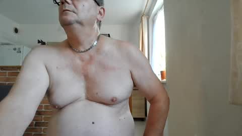 Snapshot of komputer123456789 chatting on 5, 8, 2026 Bogdan online show from 5, 8, 2026