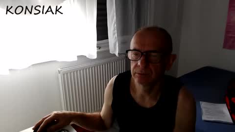 Komsiak online show from 12, 10, 2025