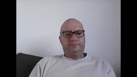 Snapshot of konsty17 chatting on 8, 3, 2026 konsty17 online show from 8, 3, 2026